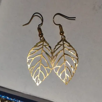 boucles d'oreilles fantaisie métal doré feuille