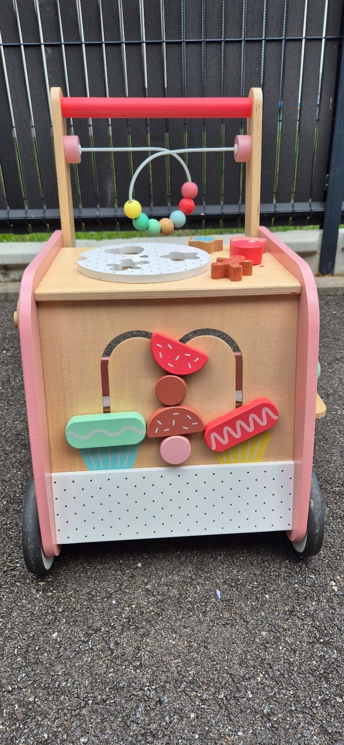 Chariot de marche marchande de glaces et gâteaux - photo numéro 5