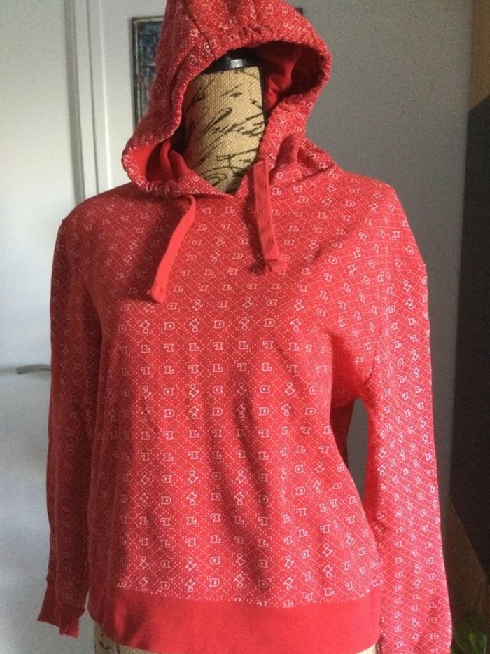 Sweat-shirt rouge taille 40