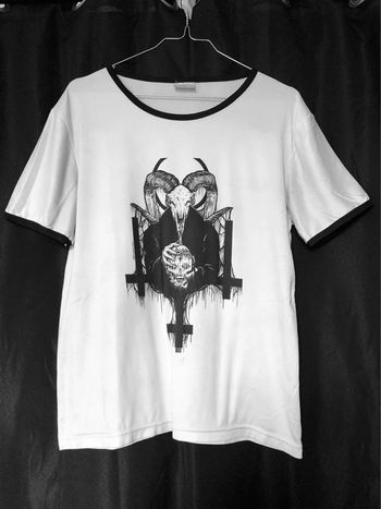 Tee-shirt metal