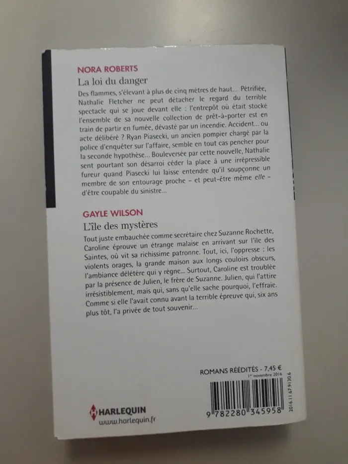 La loi du danger Nora Roberts + L'île des mystères Gayle Wilson  col. Black Rose éditions Harlequin - photo numéro 2