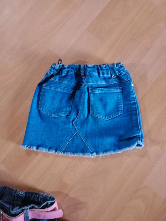 Lot de jupe fille 6 ans en jean c 85 - photo numéro 5