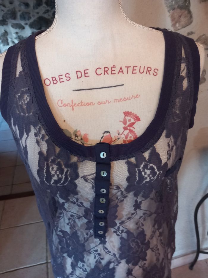 Tee-shirt taille 38/40 - photo numéro 2