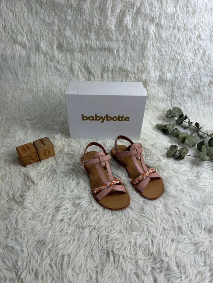 Paire de sandales Babybotte taille 30