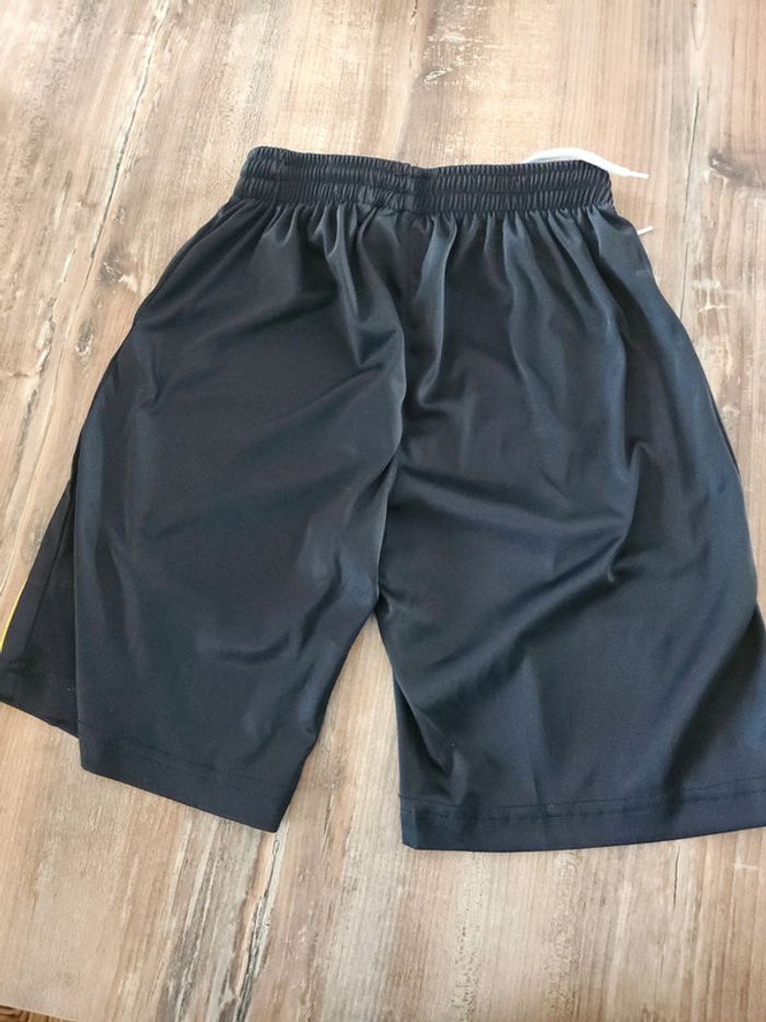 Ensemble short et maillot de doot Belgium neuf 10 ans rouge jaune et noir - photo numéro 4