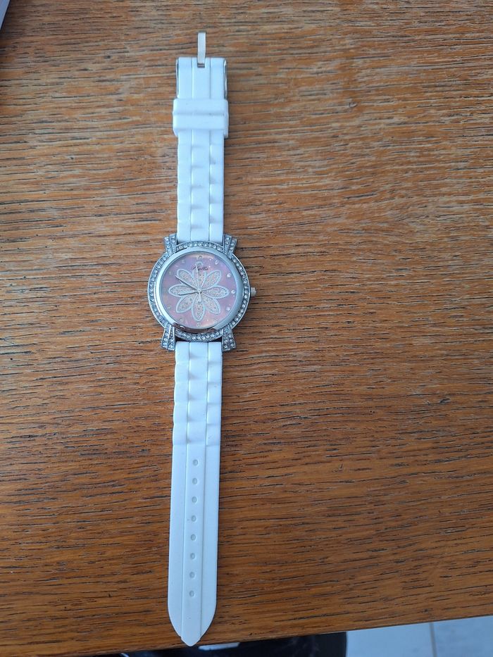 Montre femme - photo numéro 2