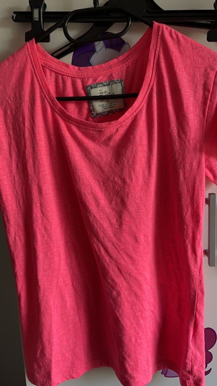 T-shirt taille M - photo numéro 2