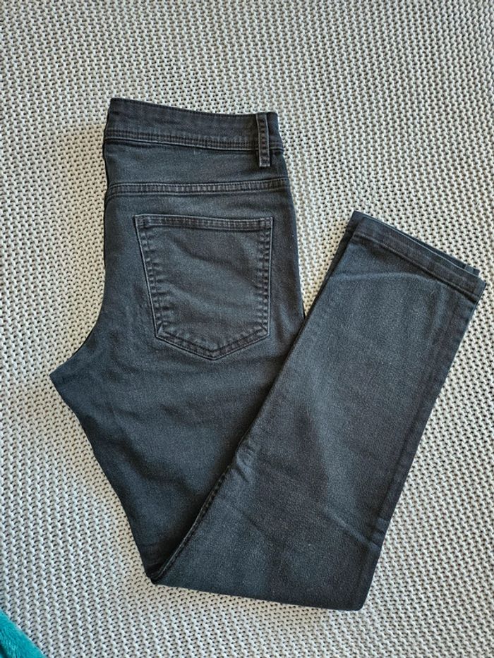 Jean noir - photo numéro 1