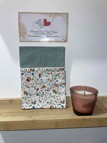 Protège carnet de santé fait main en velours vert et tissu à motifs