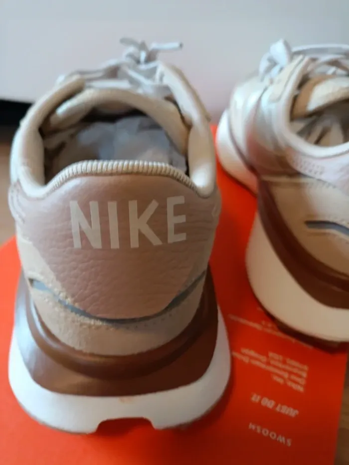 Baskets sneakers Nike waffle phoenix femme - photo numéro 11