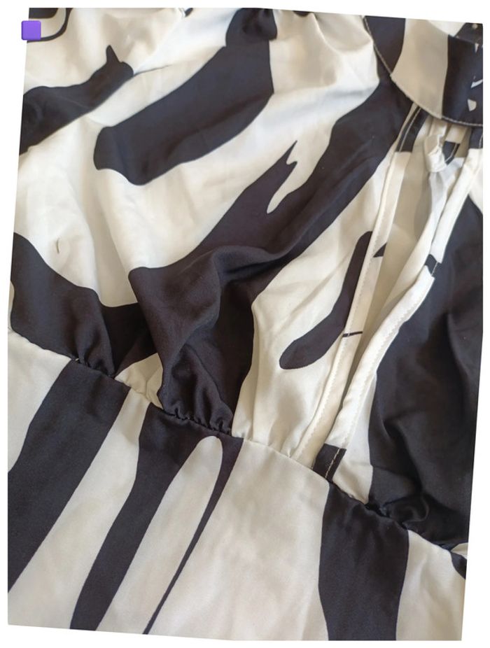 Crop top manches longues noir et blanc imprimé abstrait arty y2k - photo numéro 2