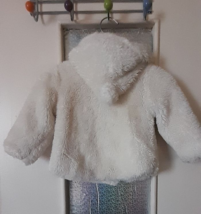 Manteau blanc 23 mois - photo numéro 3