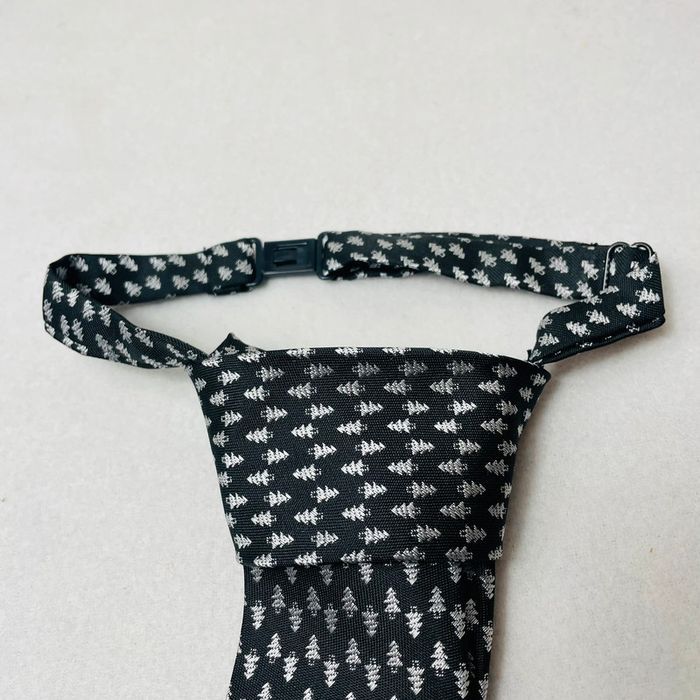 👔 Cravate prêt à porter. Clips. Sapin de Noël. Neuve. Noire et grise. - photo numéro 5