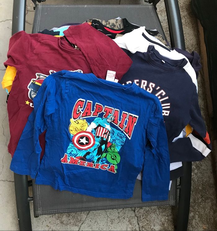 Lot de 19 pulls 8 ans