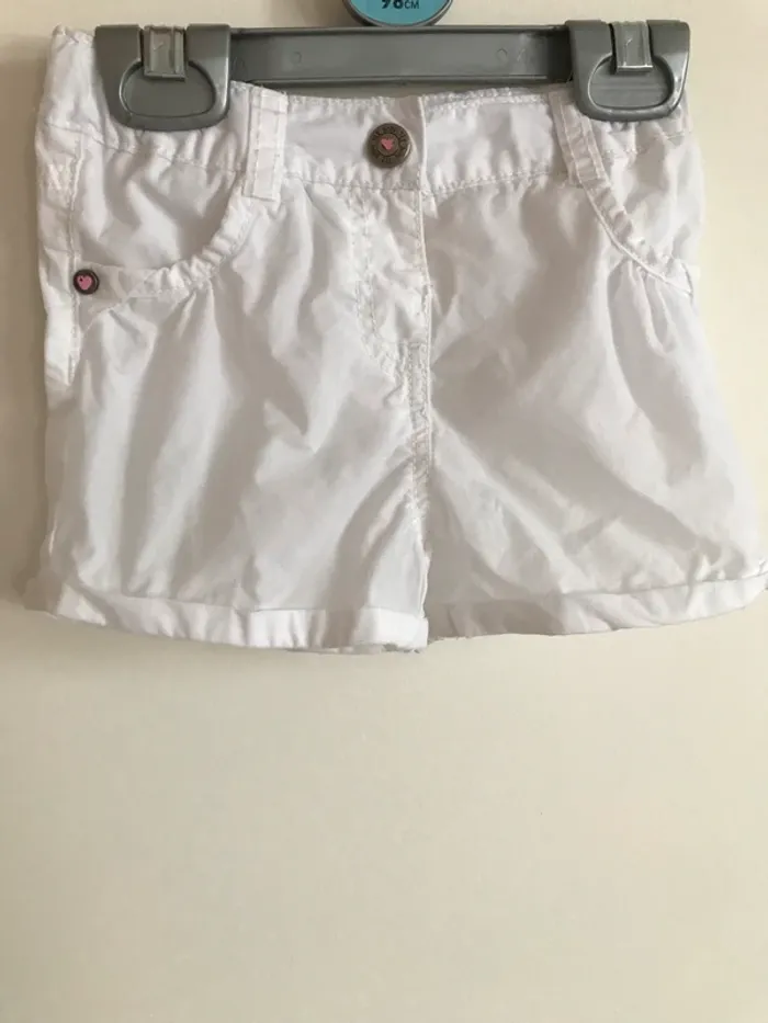 Short blanc neuf 9 mois