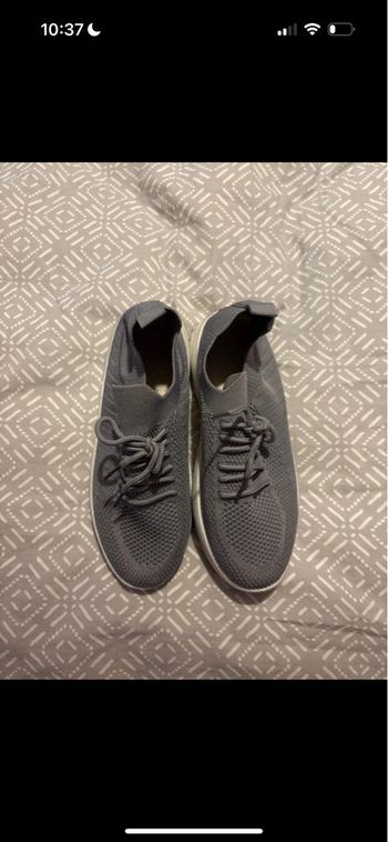 chaussures grises, taille 37