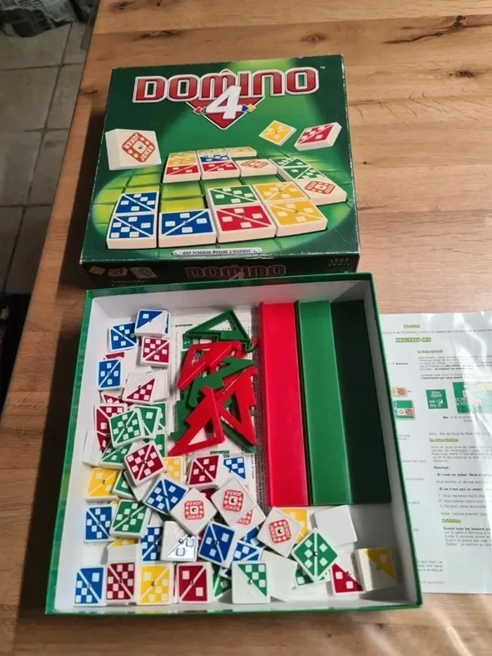 Jeu de société Domino 4 des éditions Spot Games