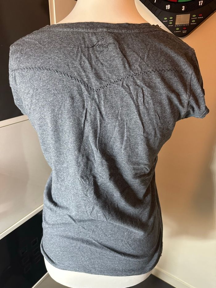 Tee shirt Levi ‘s en TBE - photo numéro 3