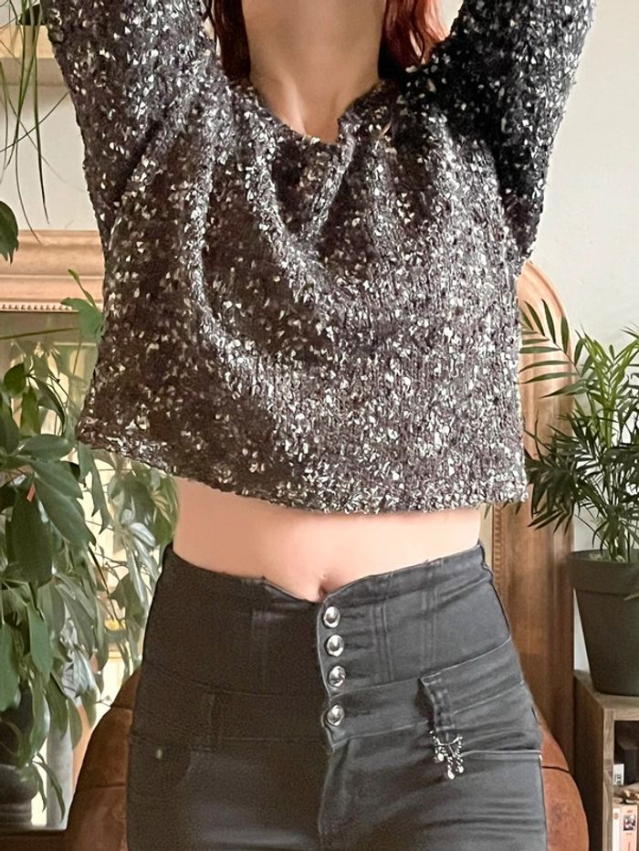 Pull crop en maille épaulés dénudées - noir, gris et blanc - photo numéro 13