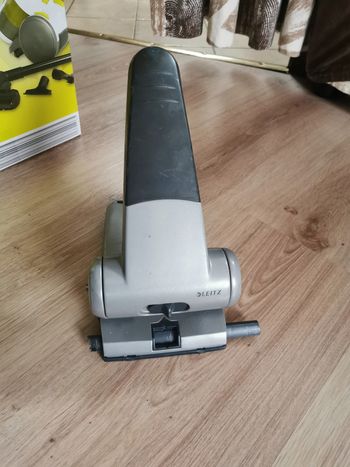 Leitz Perforatrice Gros Travaux & Sans Effort, Capacité 65 Feuilles