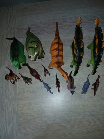 Lot de 14 dinosaures