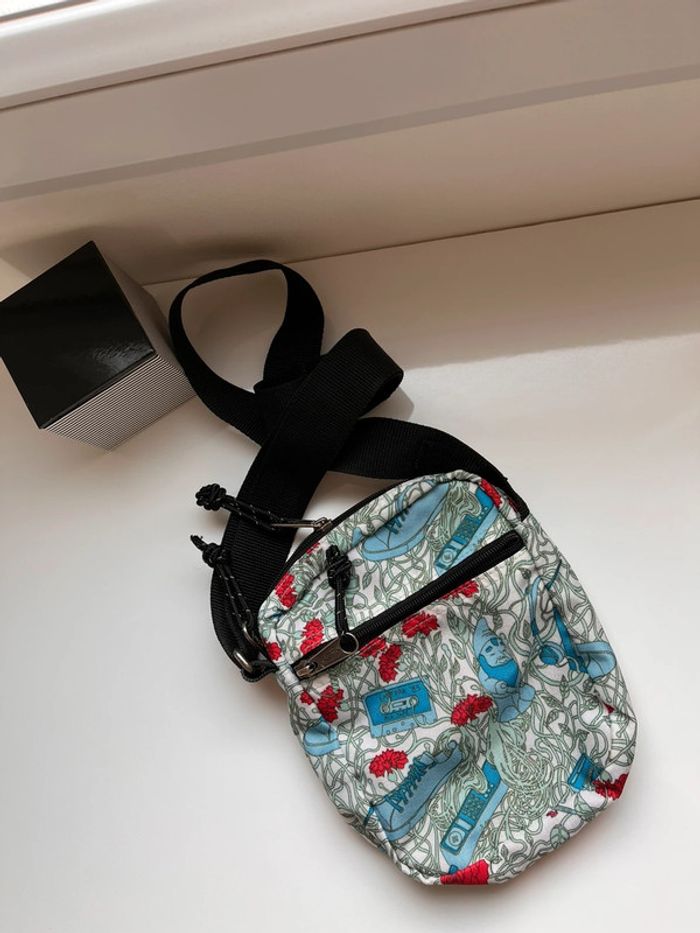 Sacoche Eastpak - photo numéro 2