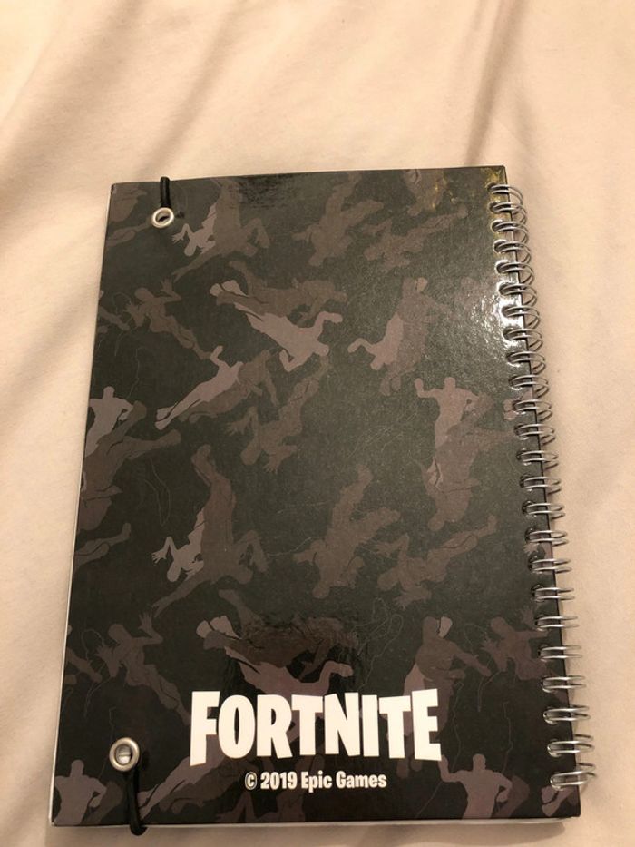 Carnet fortnite - photo numéro 2