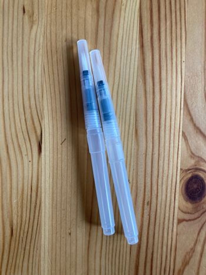 2 pinceaux à réservoir neufs