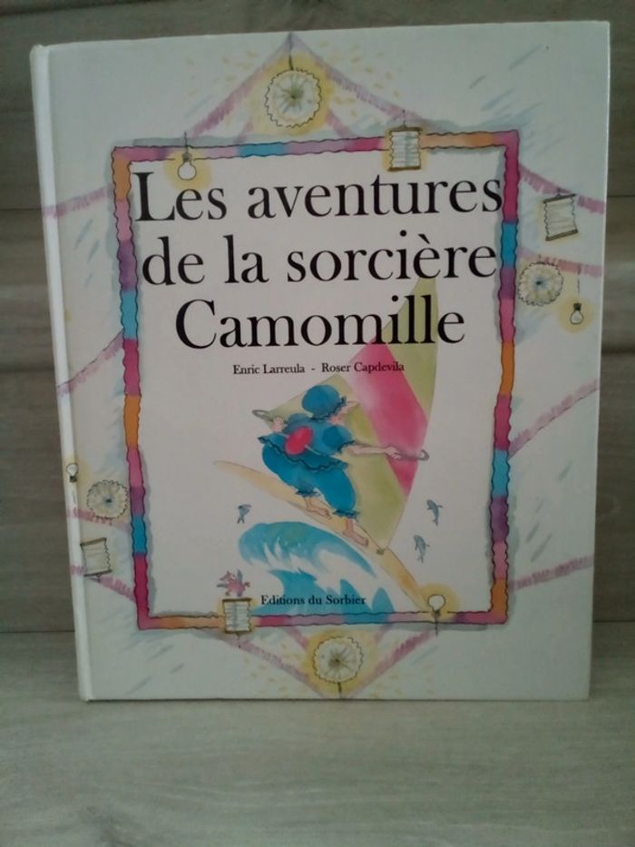 Grand livre cartonné les aventures de la sorcière camomille