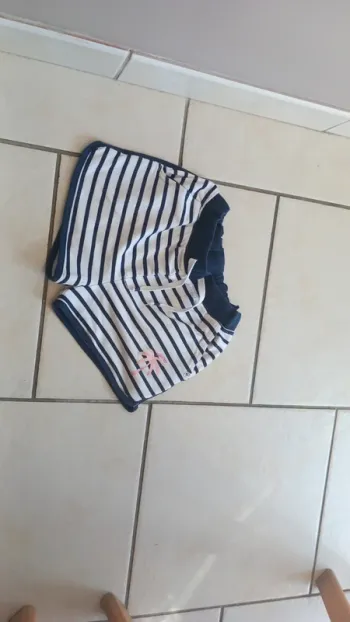 Short marine et blanc taille réglable okaidi fille 6 ans tbe