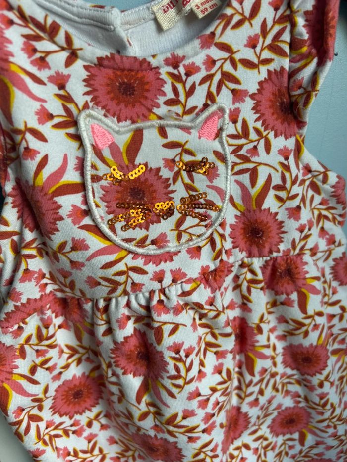 Combinaison, à fleurs , 3 mois du pareil au même - photo numéro 2
