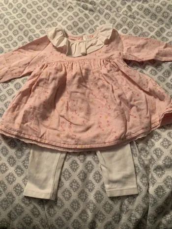 Robe avec collerette