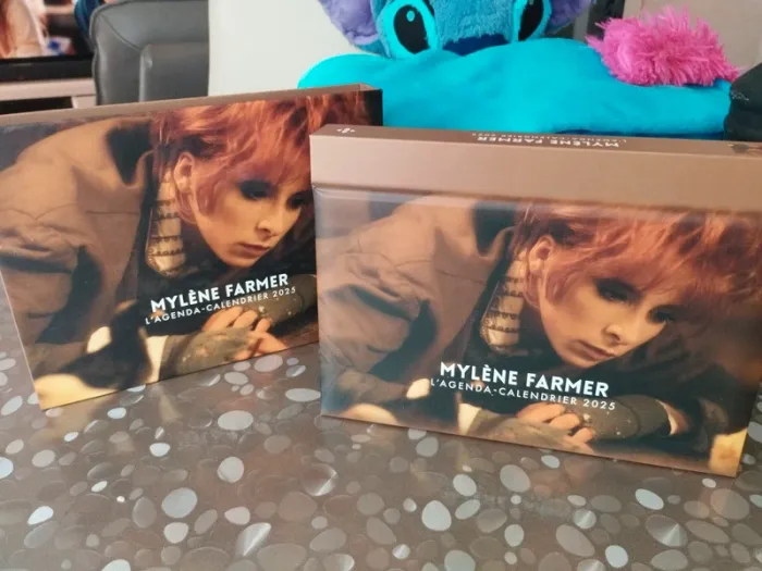 Mylène farmer agenda calendrier 2025 - photo numéro 2