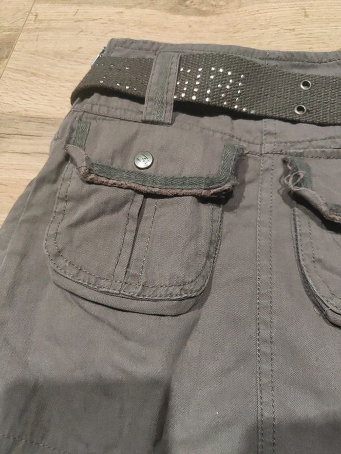 Magnifique jupe esprit militaire kaki avec ceinture détails cloutés - photo numéro 5