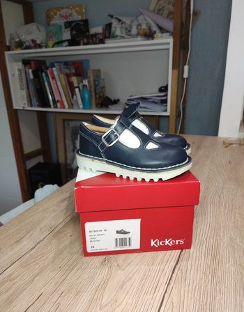 Chaussures sandales Mary Jane cuir kickers neuves 24