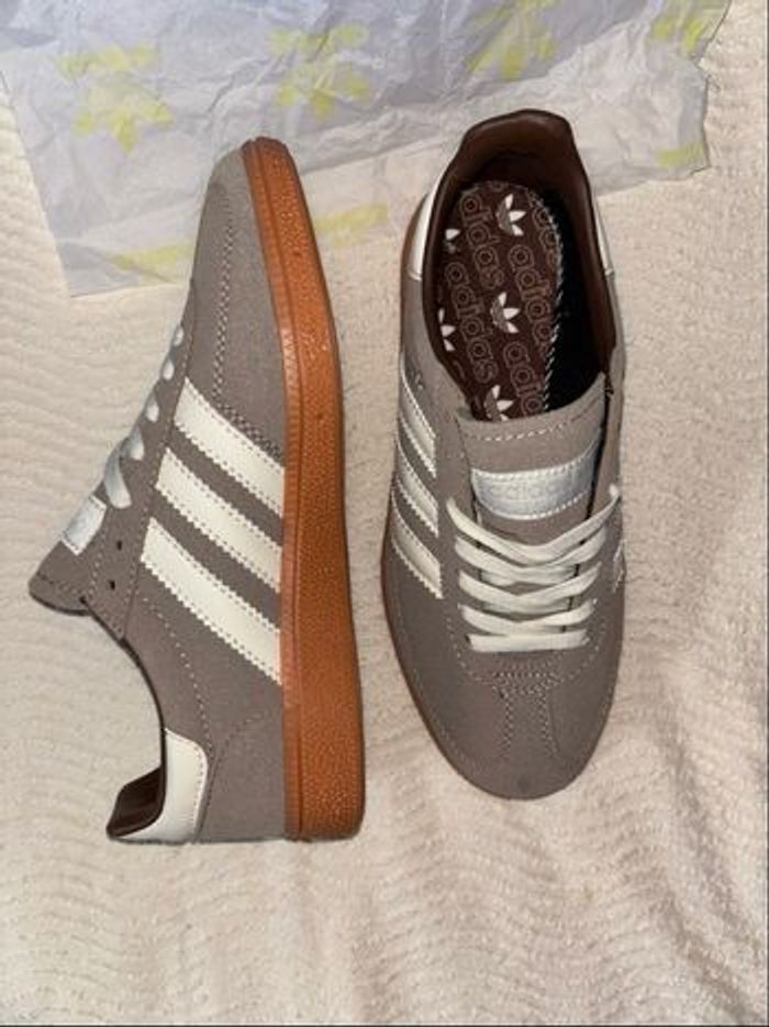 Paire de speziale marron très jolie jamais porté neufs en taille 38 - photo numéro 2