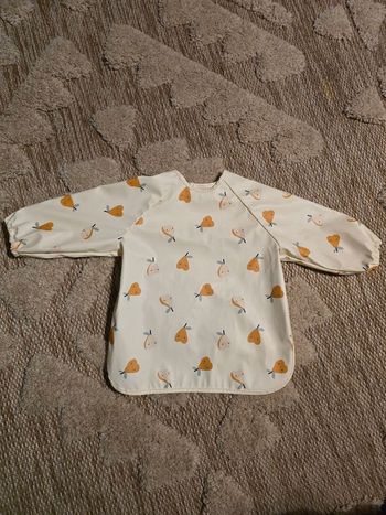 Tablier / bavoir avec manches  6 - 12 mois