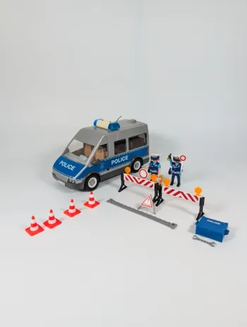 Playmobil Fourgon de policiers avec matériel de barrage