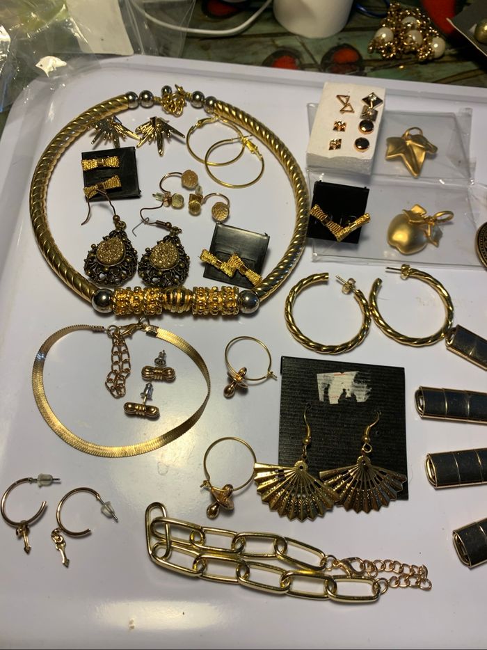 Gros lot bijoux couleur dorée ( lire descriptif) - photo numéro 5