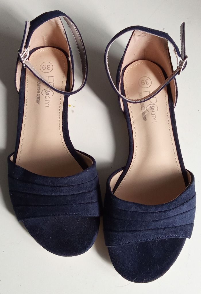 Chaussures femme petit talon fpc taille 39, mi saison été couleur marine - photo numéro 3