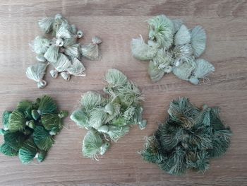 Lot de 50 pompons vert pour création de bijoux lot numéro 4