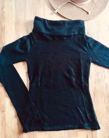 Haut noir crochet