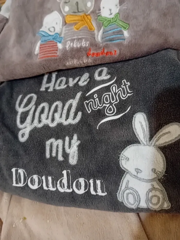 Lot de pyjamas bébé hiver en velours - photo numéro 5