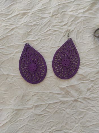 boucle d'oreille créole violette