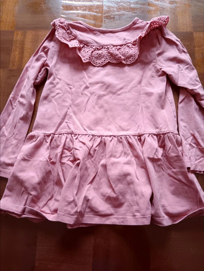 Blouse rose c&a 7ans - photo numéro 2