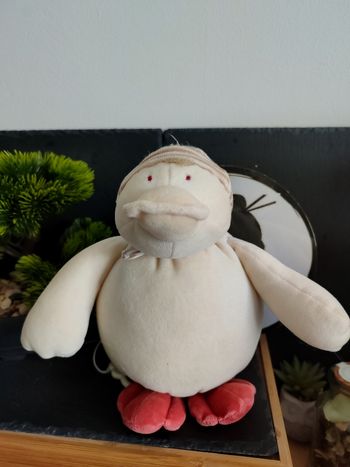 Doudou musical canard Edouard beige blanc rouge moulin roty Peluche Boule PE0237