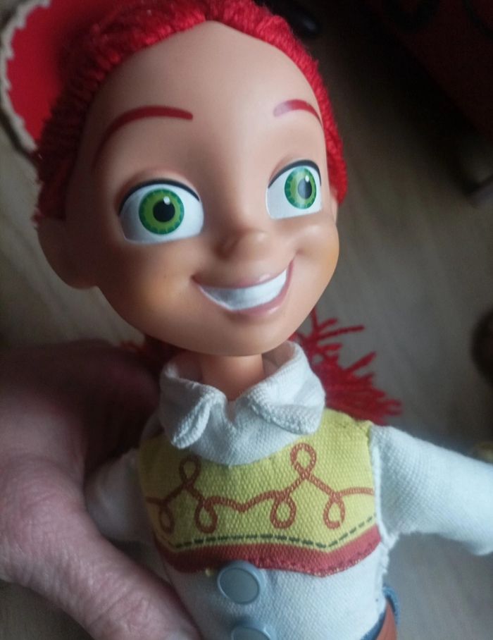 Toy story Jessie parle anglais 39 cm - photo numéro 8