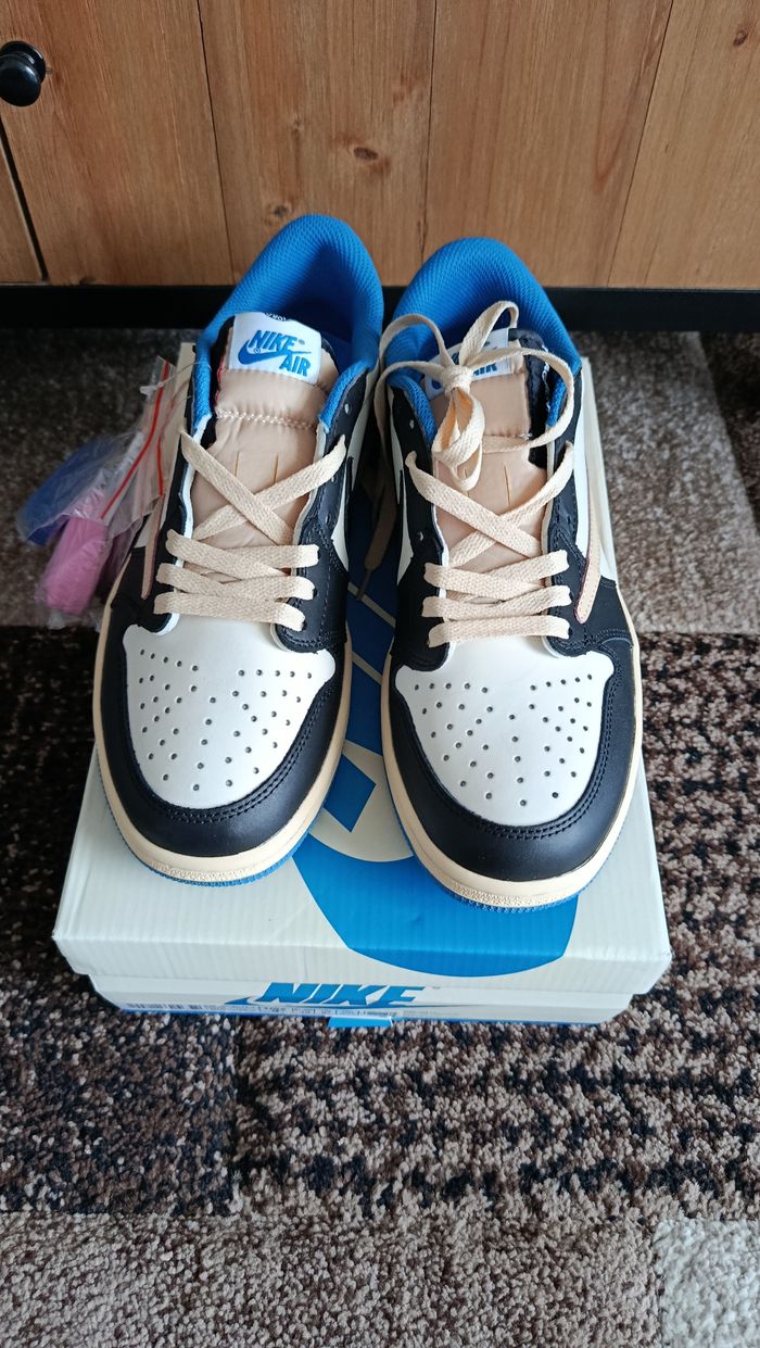 Nike Jordan 1 Low X Travis Scott bleu/noir/blanc - photo numéro 4