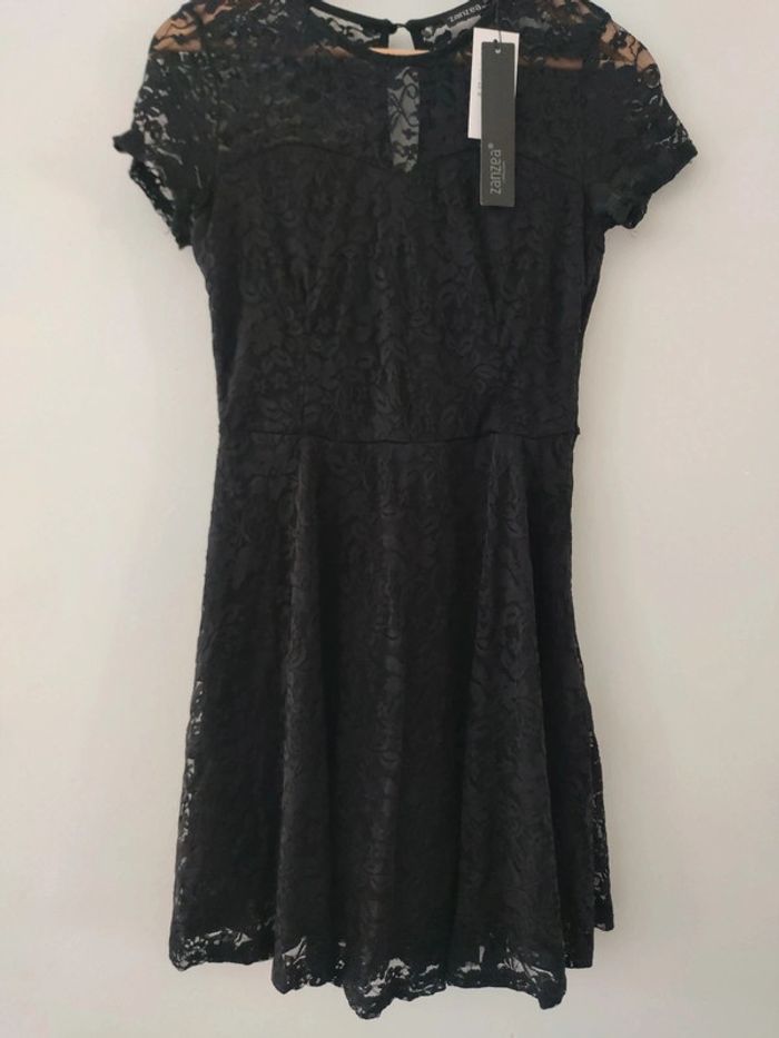 Robe noire a dentelle zanzea taille S
