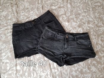 Lot de 2 short courts noir taille 40